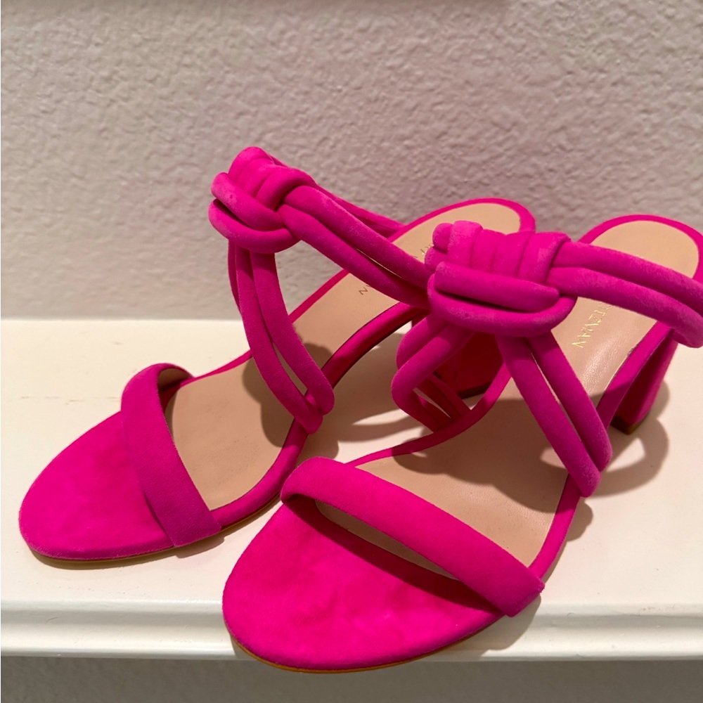 Stuart weitzman beatifull knotted shoes